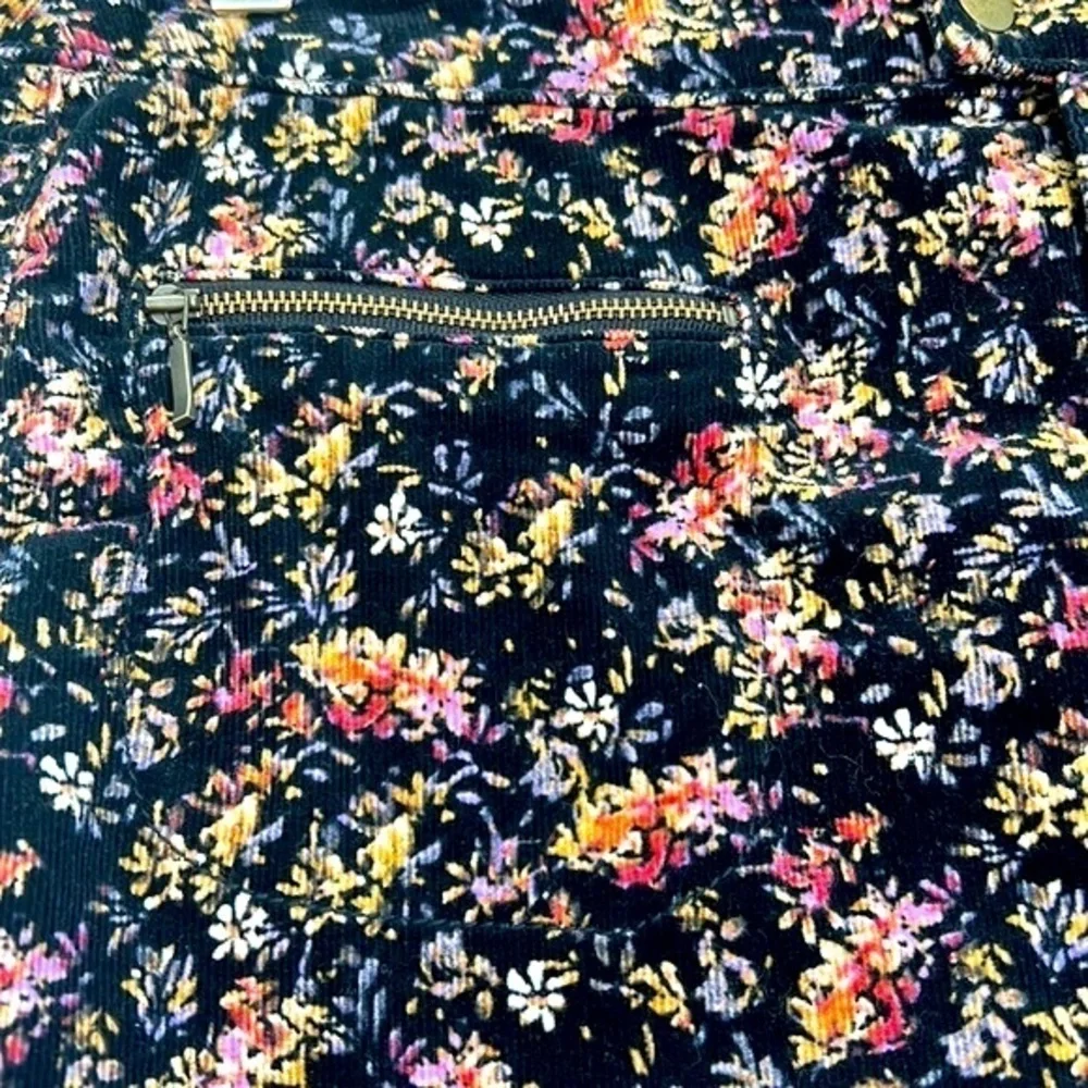 Mossimo Supply CO - Floral Corduroy Black Button Mini Skirt Size 6